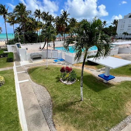 Hobie Oceanfront Apartment At Isla Verde Сан Хуан Екстериор снимка
