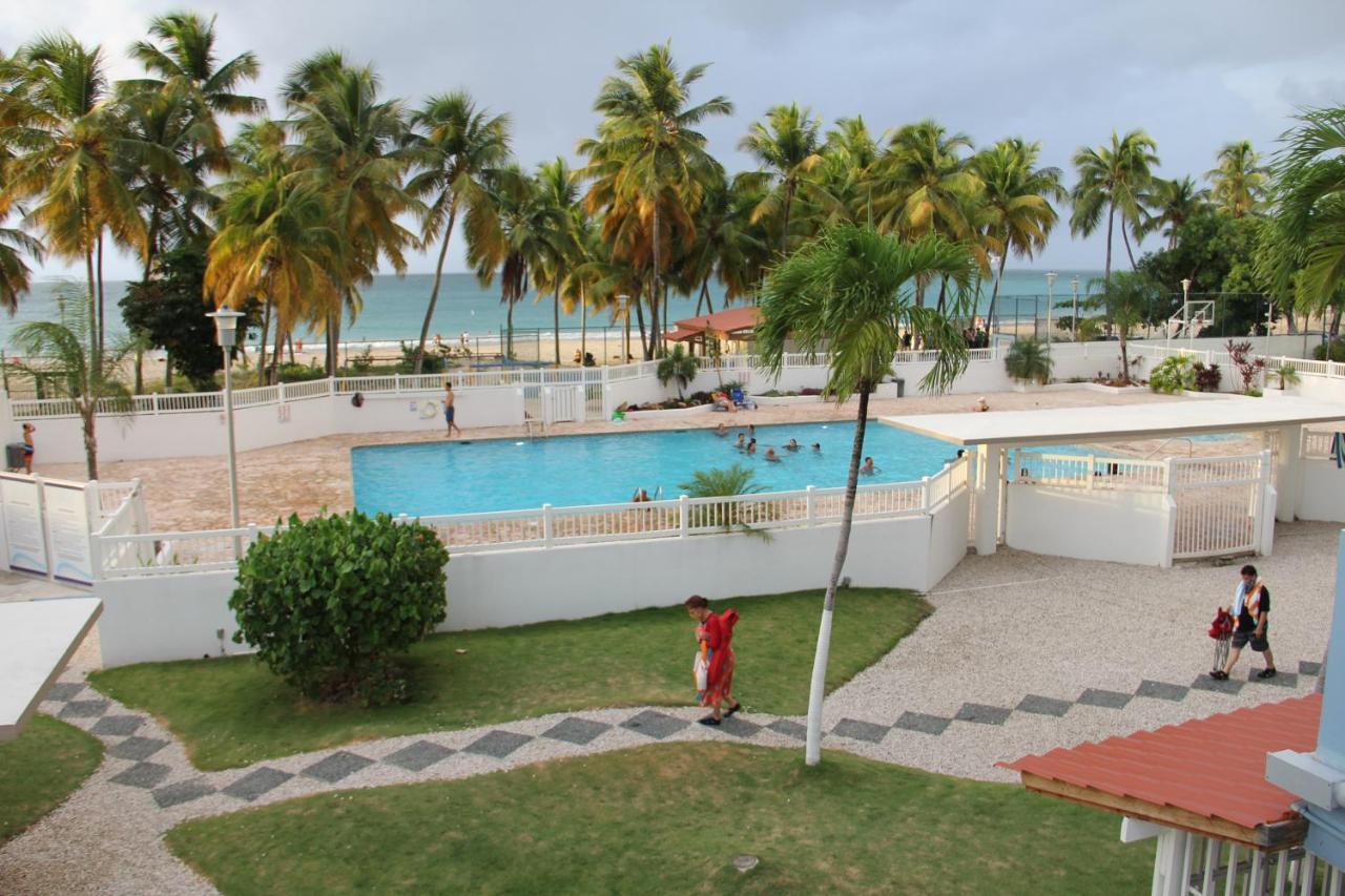 Hobie Oceanfront Apartment At Isla Verde Сан Хуан Екстериор снимка