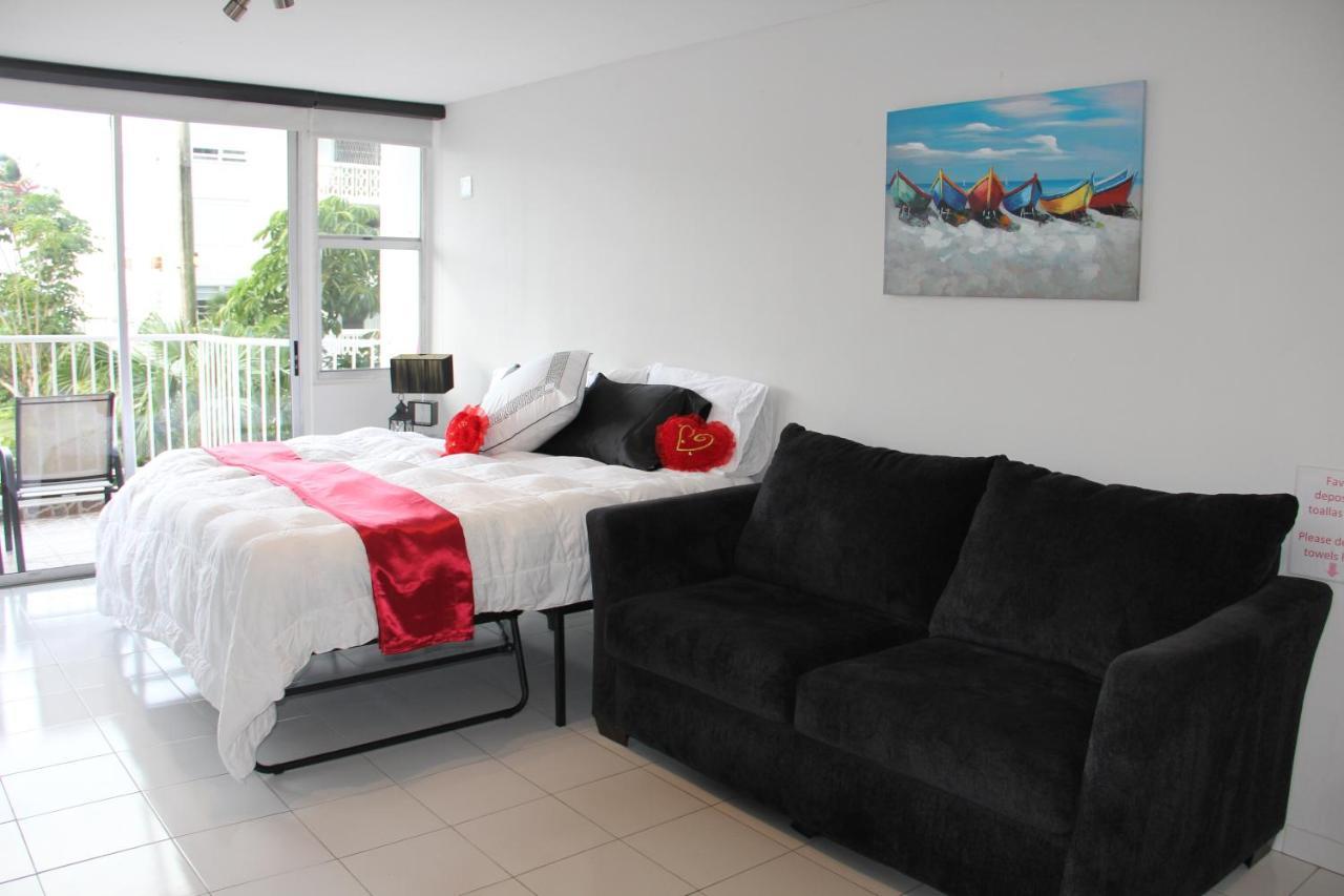 Hobie Oceanfront Apartment At Isla Verde Сан Хуан Екстериор снимка