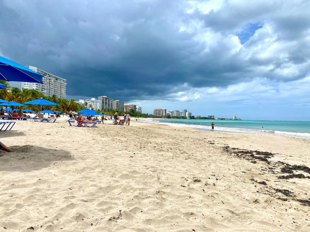 Hobie Oceanfront Apartment At Isla Verde Сан Хуан Екстериор снимка