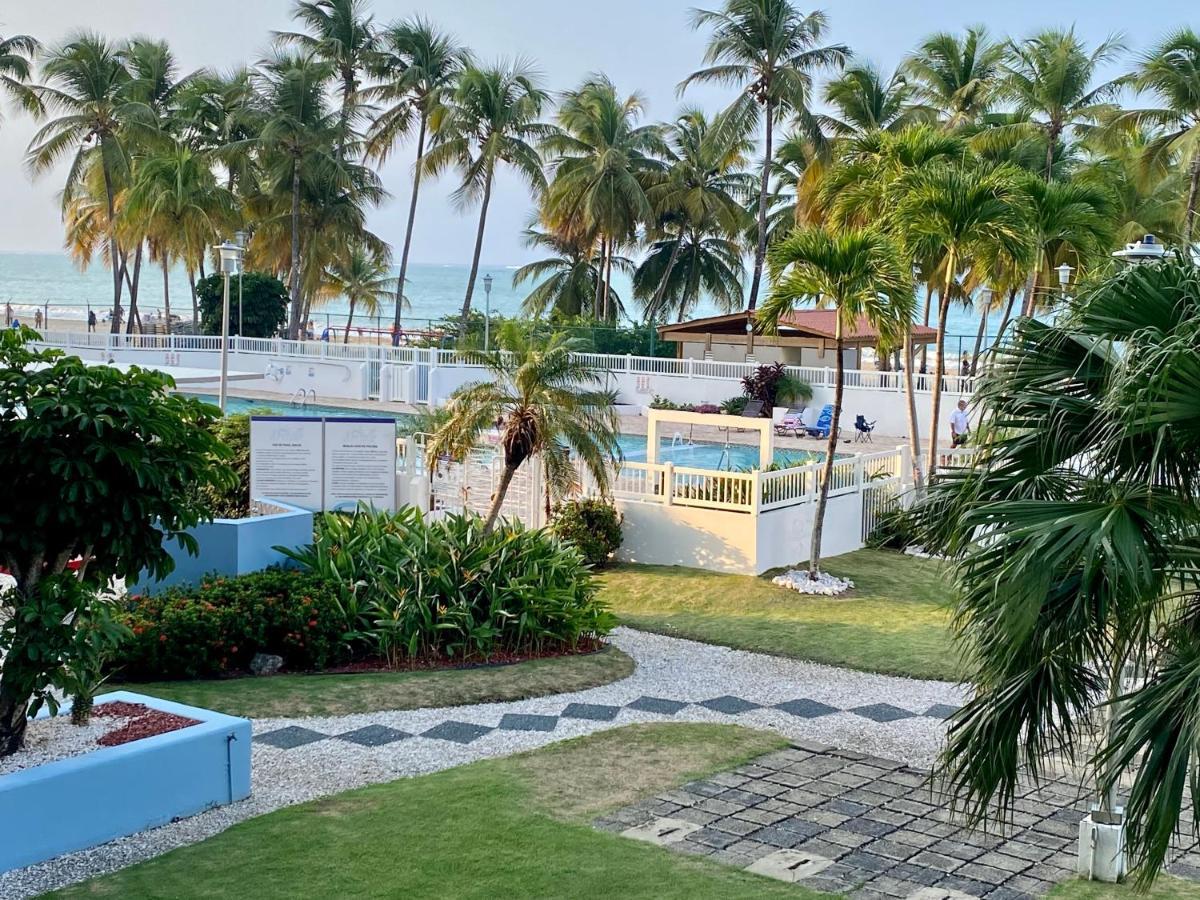 Hobie Oceanfront Apartment At Isla Verde Сан Хуан Екстериор снимка