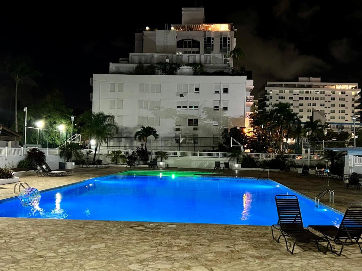 Hobie Oceanfront Apartment At Isla Verde Сан Хуан Екстериор снимка