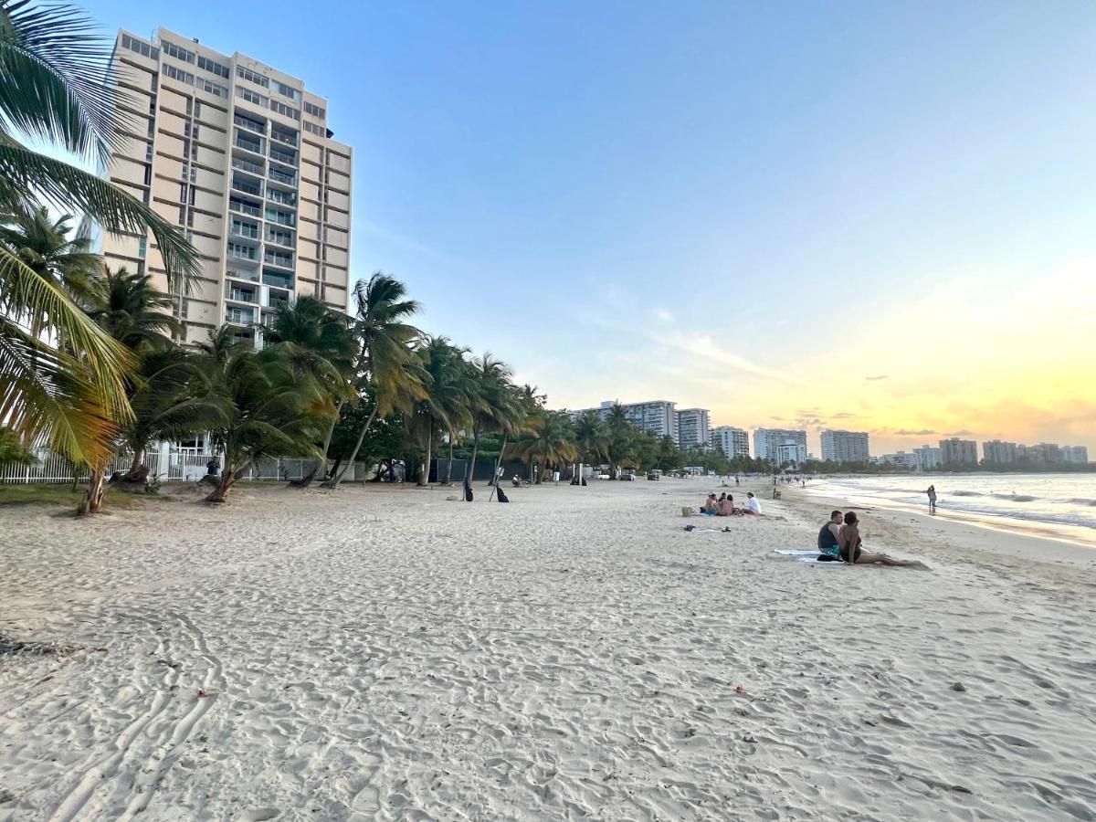 Hobie Oceanfront Apartment At Isla Verde Сан Хуан Екстериор снимка