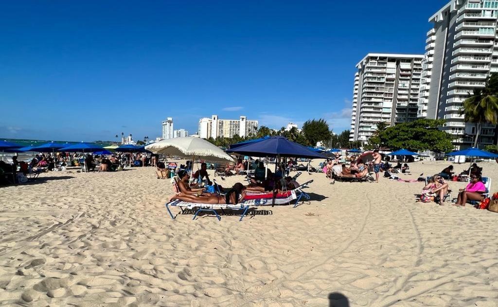 Hobie Oceanfront Apartment At Isla Verde Сан Хуан Екстериор снимка