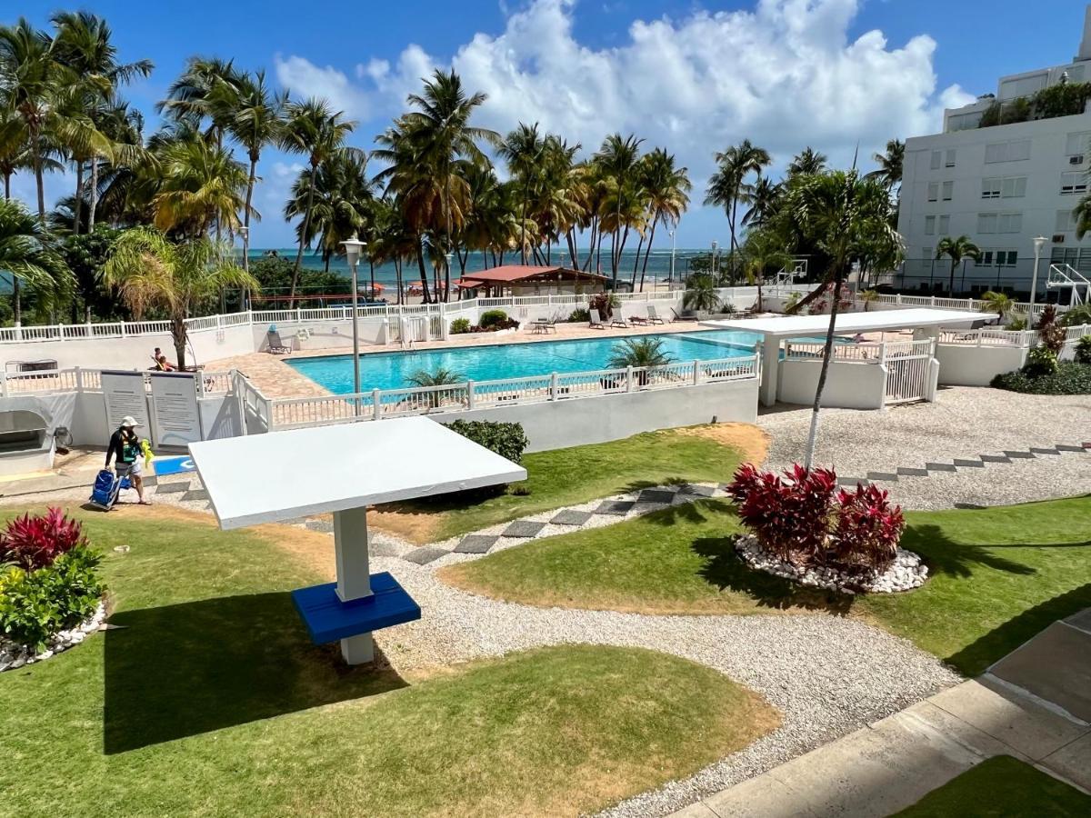 Hobie Oceanfront Apartment At Isla Verde Сан Хуан Екстериор снимка